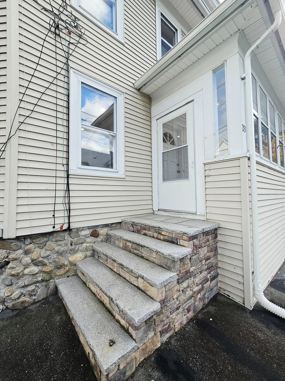 3 bed, 1 bath apartment for rent at 21-23 Arthur St Unit 23, East Methuen