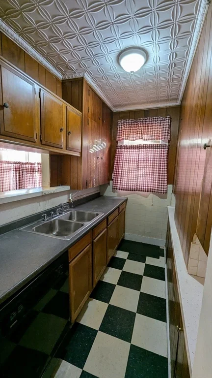 4 bed, 1 bath apartment for rent at 21-23 Fremont St Unit 21, Centralville — photo 5 of 11