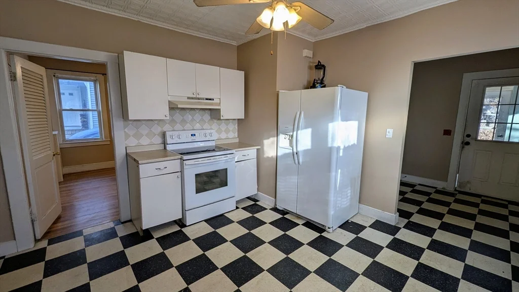 4 bed, 1 bath apartment for rent at 21-23 Fremont St Unit 21, Centralville — photo 4 of 11