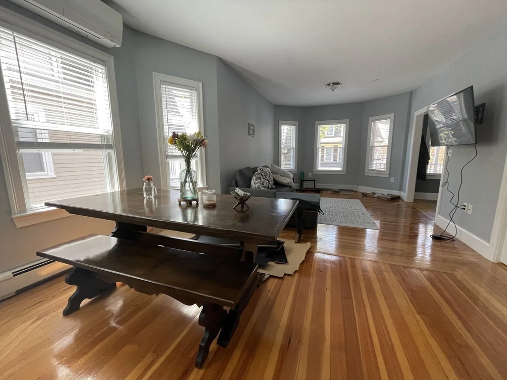 2 bed, 1 bath apartment for rent at 21-23 Marion Rd Unit 2, Belmont — photo 4 of 17
