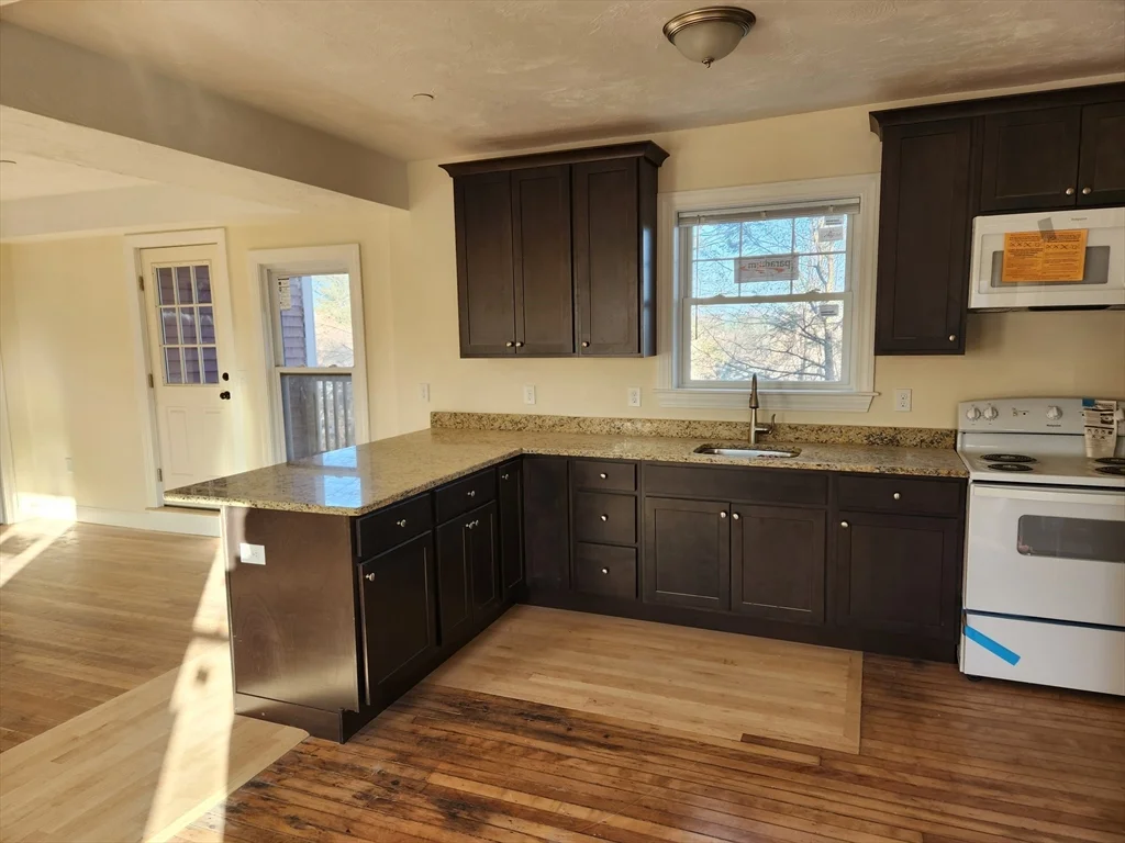 3 bed, 1 bath apartment for rent at 21-23 Pacific St Unit 2, Fitchburg — photo 3 of 8
