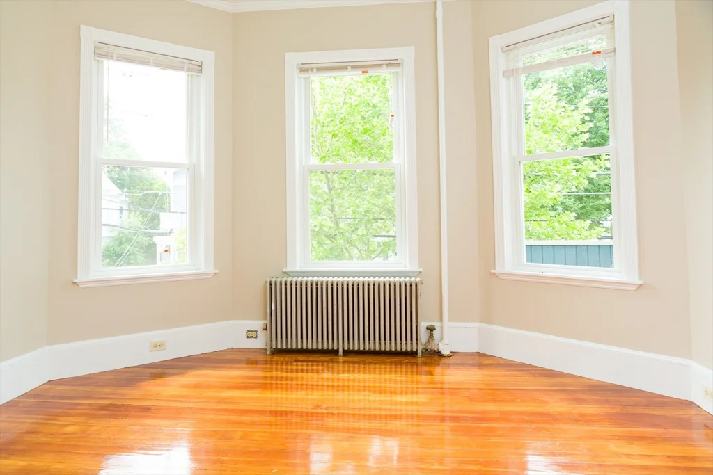 5 bed, 2 bath apartment for rent at 21-23 Pennsylvania Ave Unit 23, East Somerville — photo 1 of 8