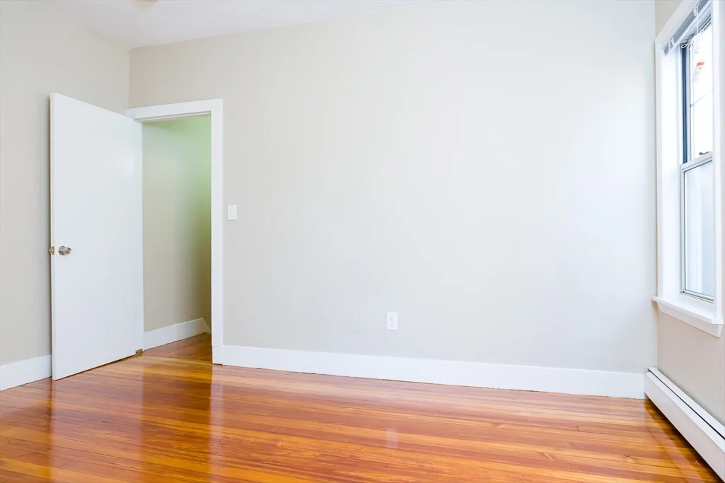 5 bed, 2 bath apartment for rent at 21-23 Pennsylvania Ave Unit 23, East Somerville — photo 7 of 8
