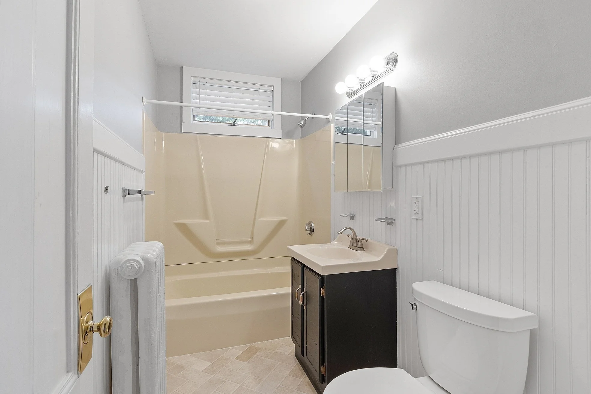 3 bed, 1 bath apartment for rent at 21-23 Summer St Unit 1, Melrose — photo 16 of 23