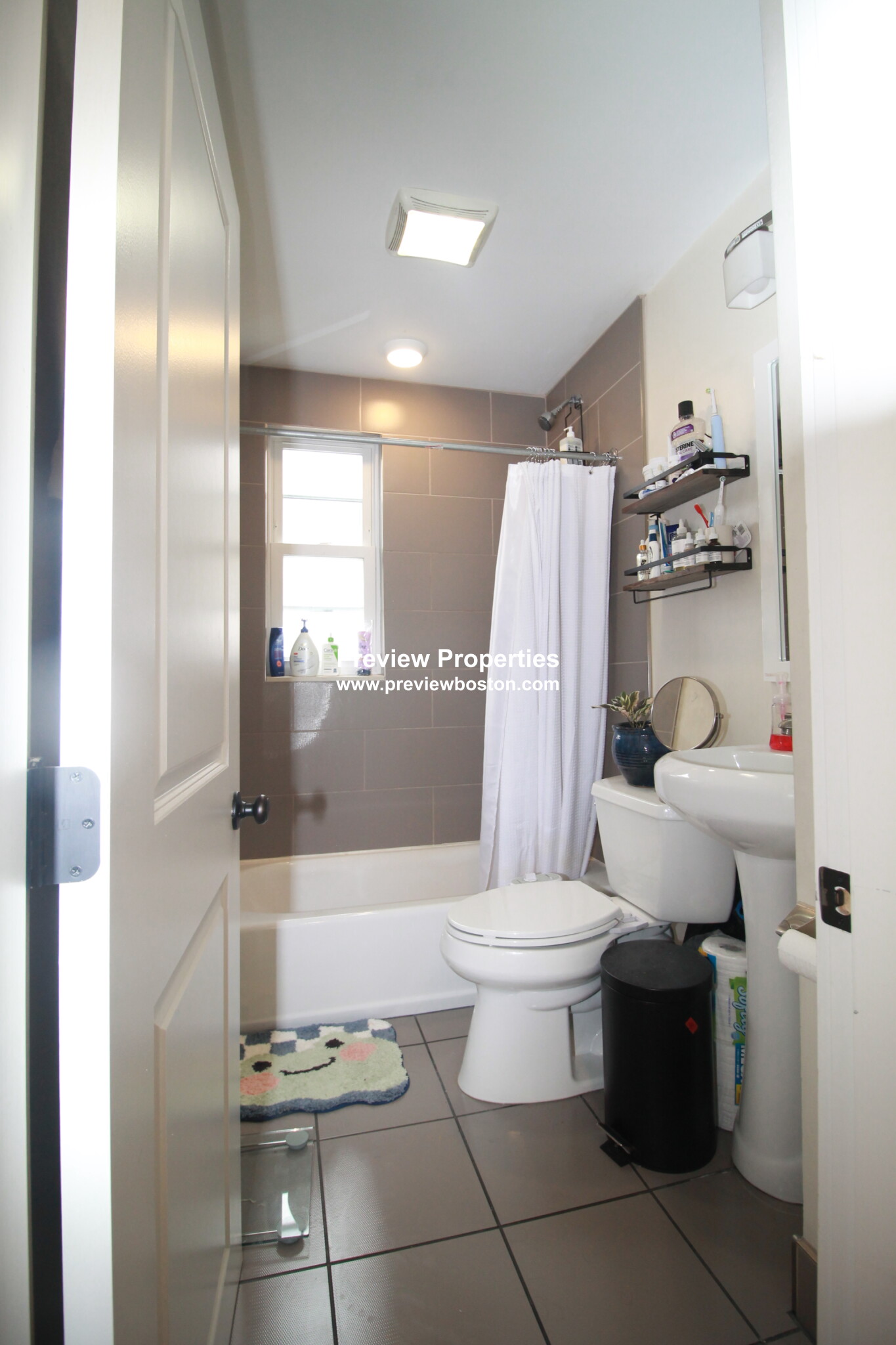 4 bed, 2 bath apartment for rent at 21-23 Weitz St Unit 3P, Allston — photo 17 of 18