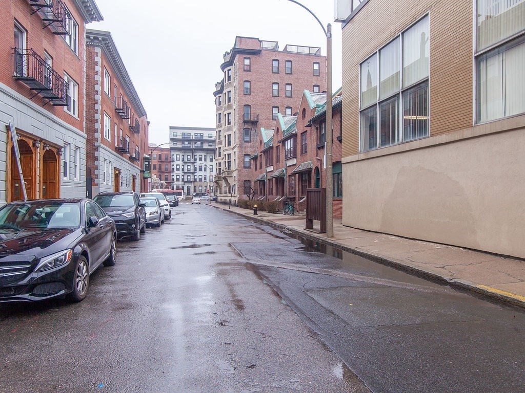 1 bed, 1 bath apartment for rent at 21 Aberdeen Unit A, Fenway — photo 6 of 6