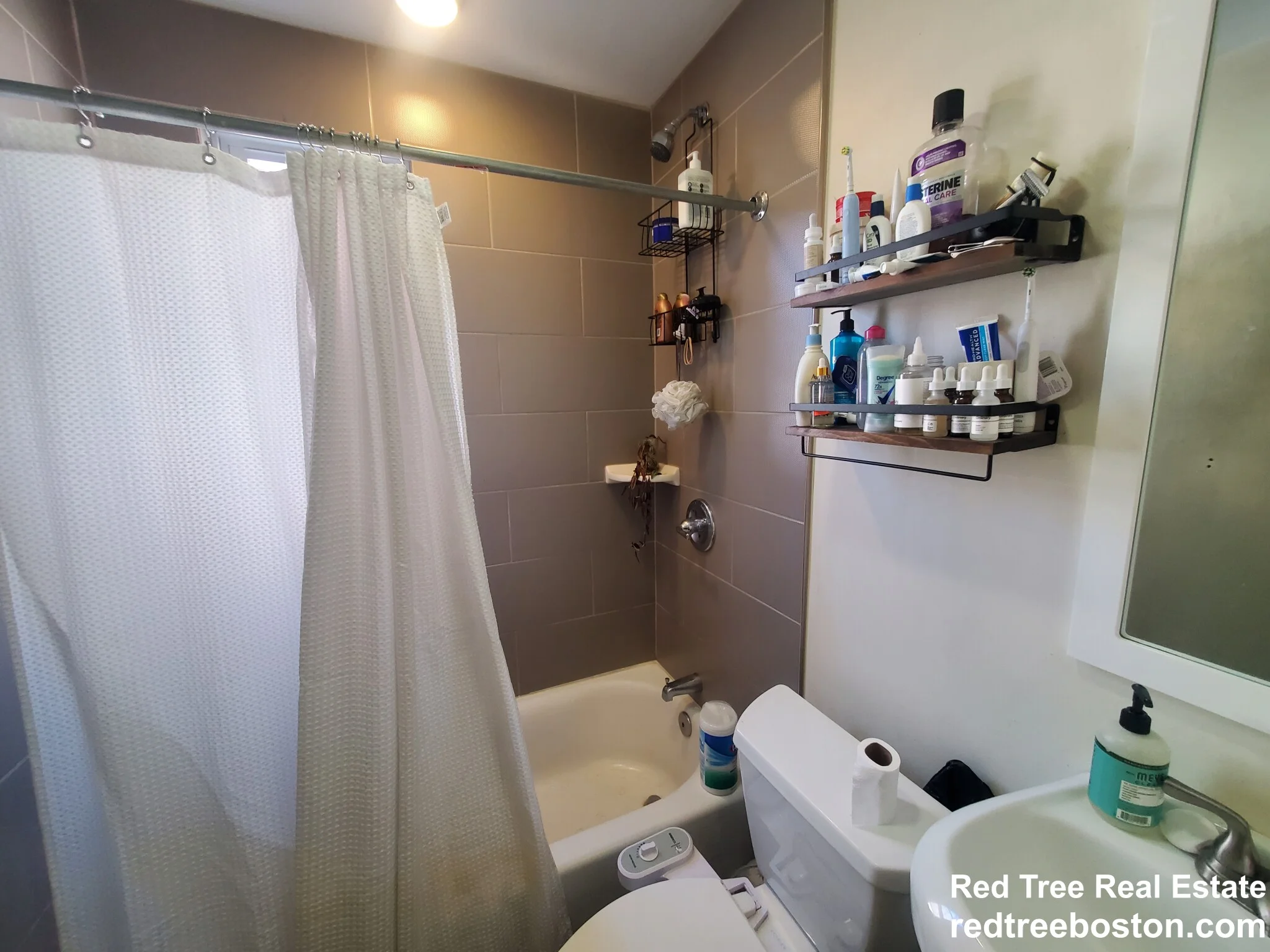 4 bed, 2 bath apartment for rent at 21 Allston St Unit 1, Allston — photo 14 of 17
