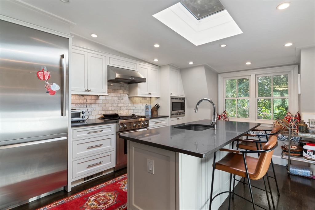 2 bed, 1 bath apartment for rent at 21 Appleton St Unit 2, South End