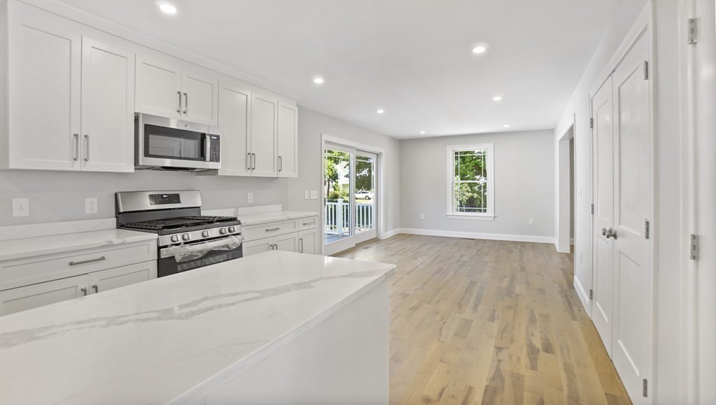 4 bed, 3 bath apartment for rent at 21 Arbor Ct Unit 21, East Walpole — photo 6 of 22