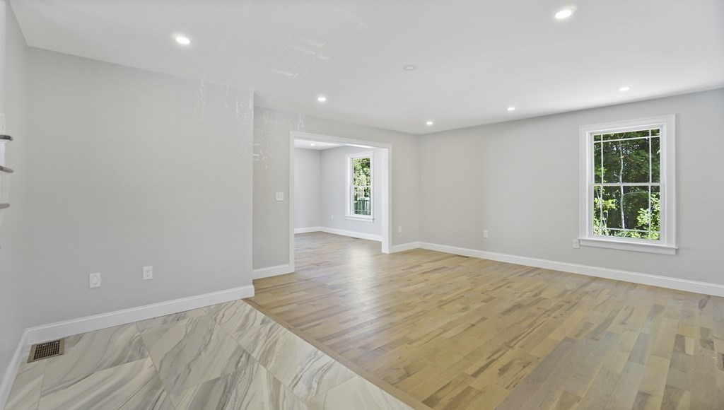 4 bed, 3 bath apartment for rent at 21 Arbor Ct Unit 21, East Walpole — photo 3 of 22