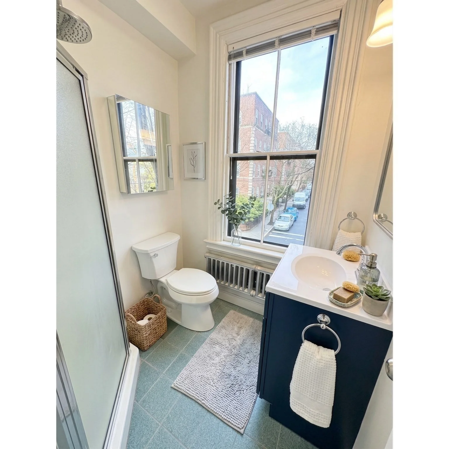4 bed, 3 bath apartment for rent at 21 Avon St Unit 21, Neighborhood Nine — photo 13 of 18