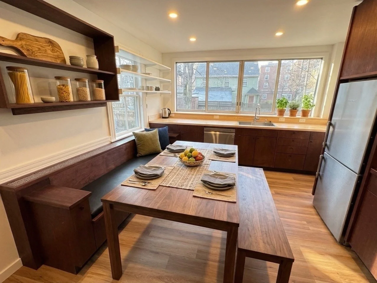 4 bed, 3 bath apartment for rent at 21 Avon St Unit 21, Neighborhood Nine