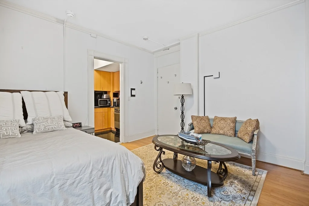 1 bed, 1 bath apartment for rent at 21 Beacon St Unit 3D, Boston Downtown — photo 2 of 8