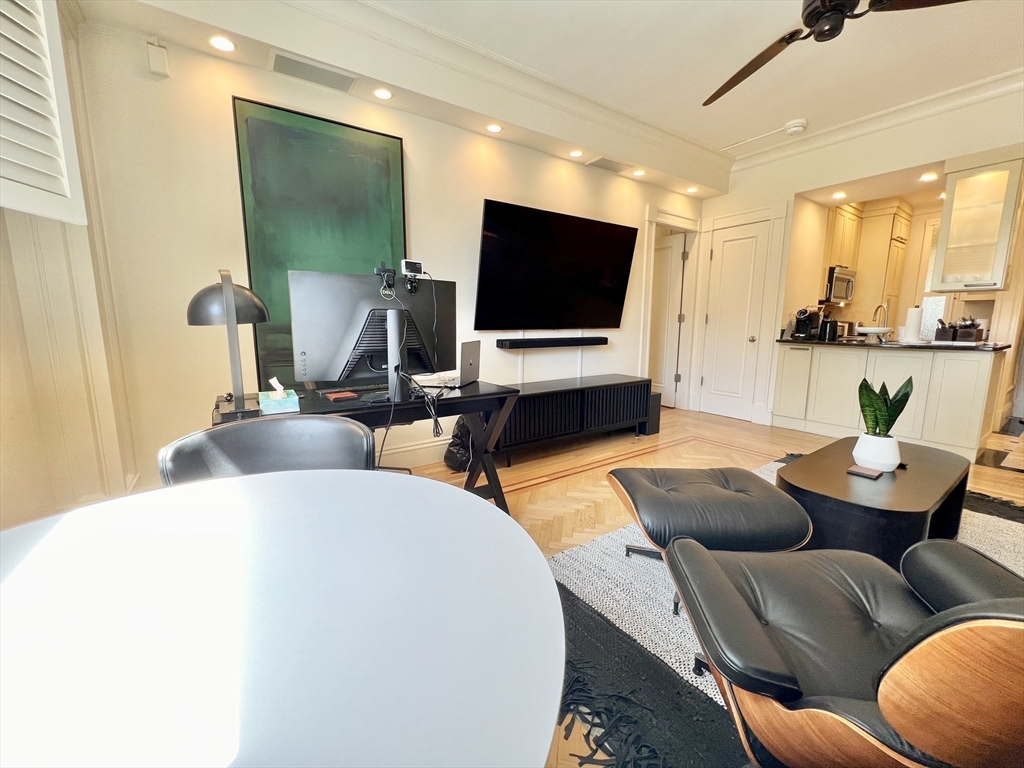 1 bed, 1 bath apartment for rent at 21 Beacon St Unit 3I, Beacon Hill — photo 3 of 9