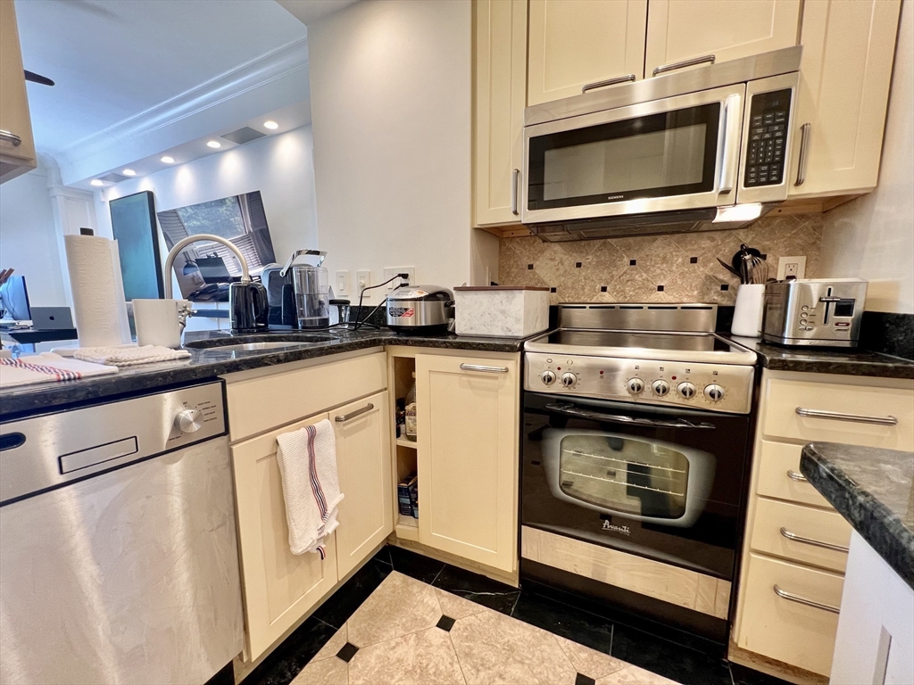 1 bed, 1 bath apartment for rent at 21 Beacon St Unit 3I, Beacon Hill — photo 4 of 9