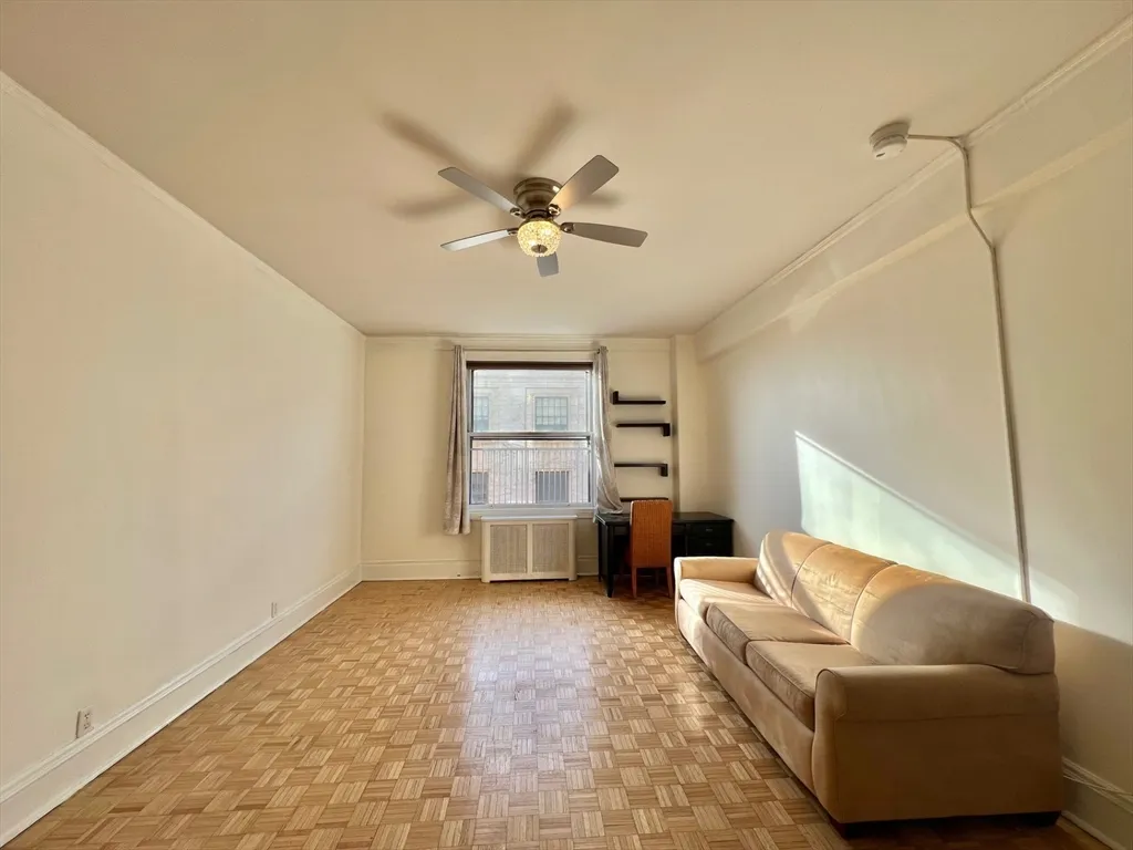 1 bed, 1 bath apartment for rent at 21 Beacon St Unit 6T, Boston Downtown — photo 3 of 28