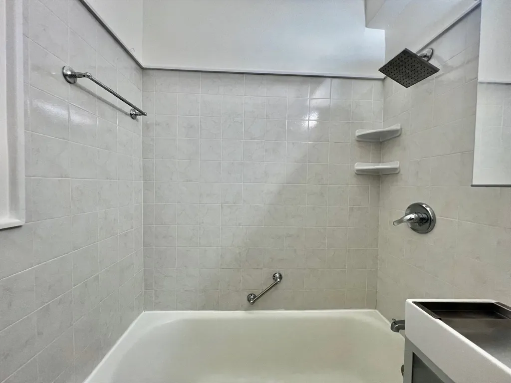 1 bed, 1 bath apartment for rent at 21 Beacon St Unit 6T, Boston Downtown — photo 14 of 28
