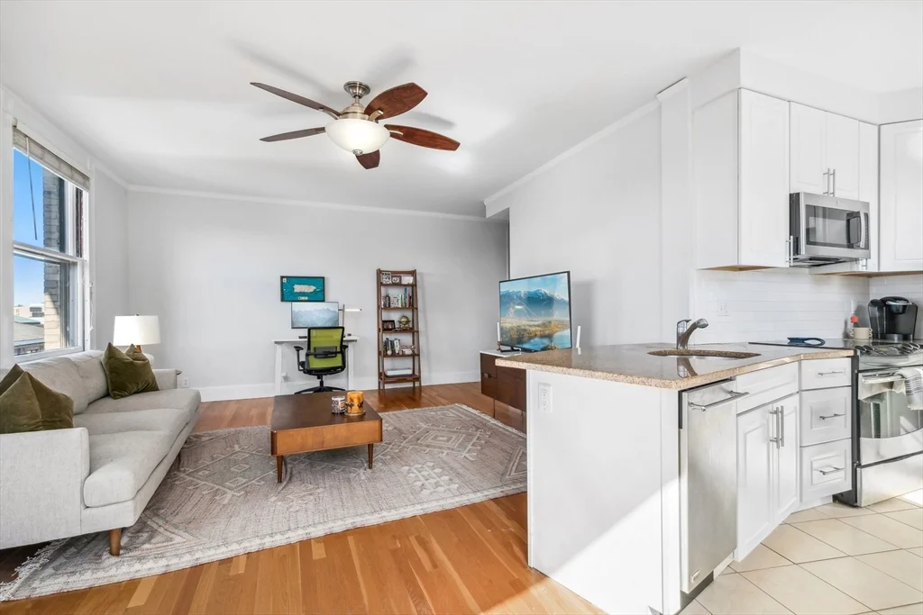 1 bed, 1 bath apartment for rent at 21 Beacon St Unit 9H, Beacon Hill — photo 5 of 20