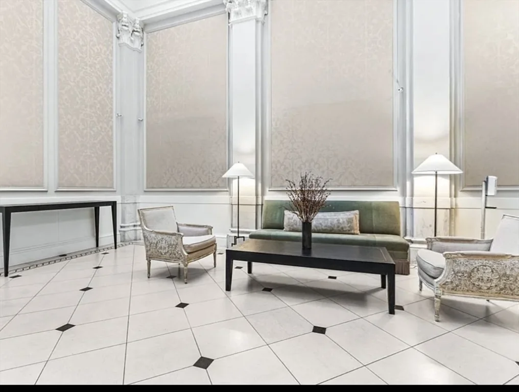 1 bed, 1 bath apartment for rent at 21 Beacon Unit 11A, Beacon Hill — photo 4 of 11