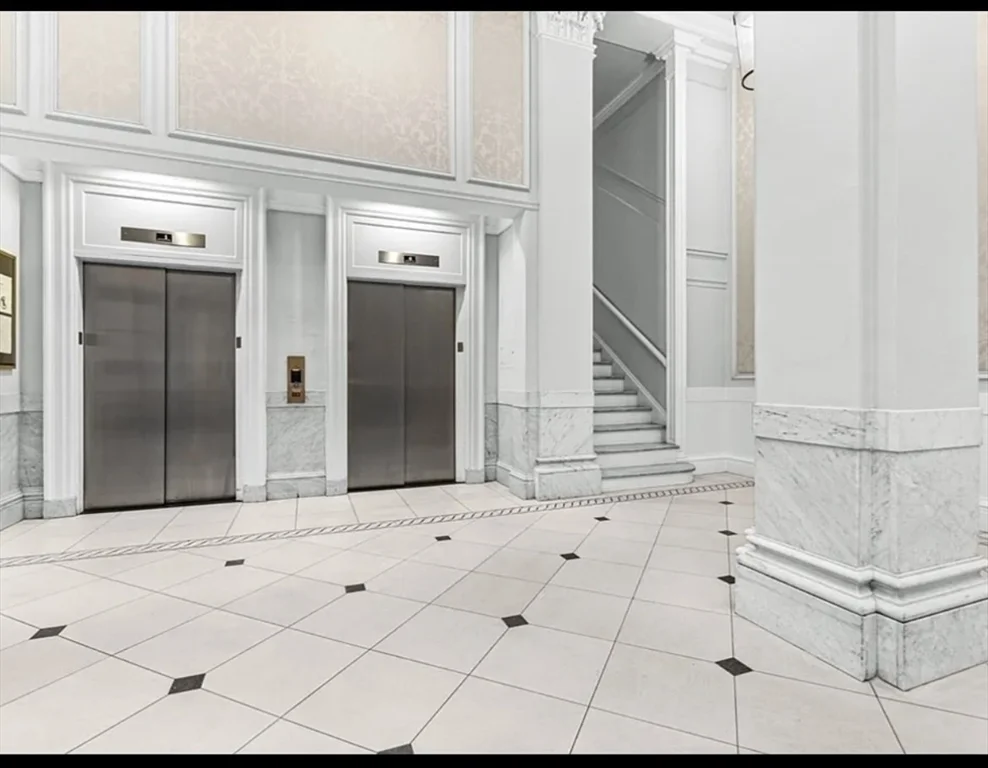1 bed, 1 bath apartment for rent at 21 Beacon Unit 11A, Beacon Hill — photo 5 of 11