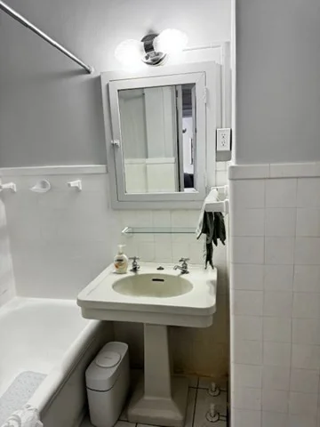 1 bed, 1 bath apartment for rent at 21 Beacon Unit 11A, Beacon Hill — photo 10 of 11