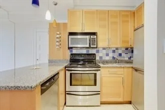 1 bed, 1 bath apartment for rent at 21 Beacon Unit 6J, Boston Downtown — photo 3 of 9