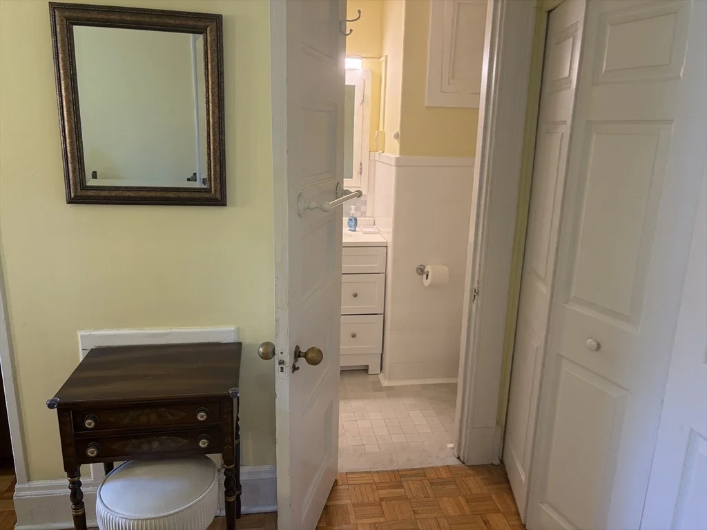 1 bed, 1 bath apartment for rent at 21 Beacon Unit 8A, Boston Downtown — photo 22 of 28