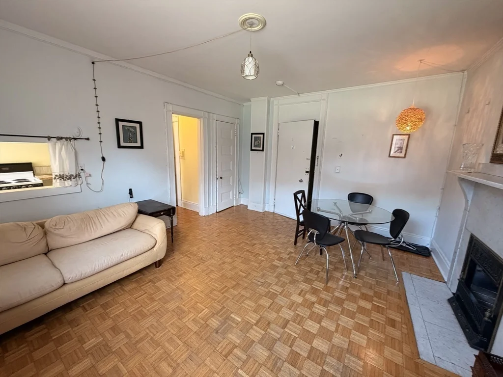 1 bed, 1 bath apartment for rent at 21 Beacon Unit 8A, Boston Downtown — photo 9 of 28