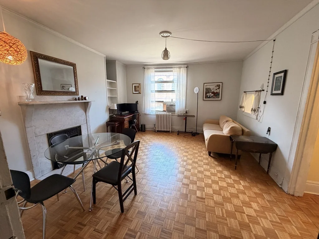 1 bed, 1 bath apartment for rent at 21 Beacon Unit 8A, Boston Downtown — photo 8 of 28