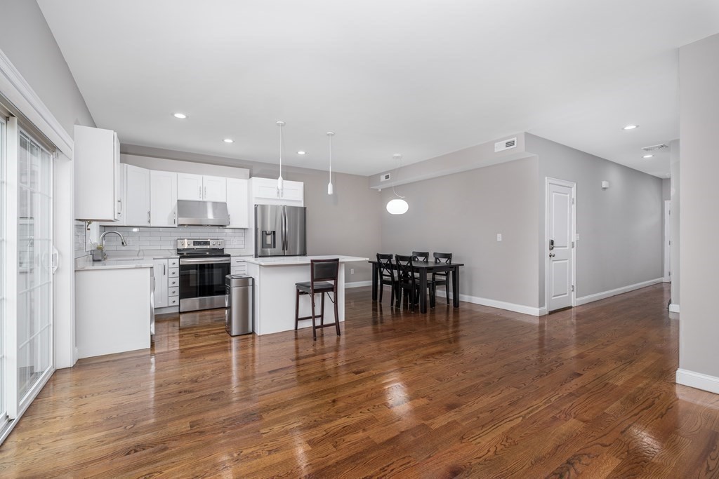 3 bed, 2.5 bath apartment for rent at 21 Bellevue Ave Unit 2, Revere — photo 6 of 40