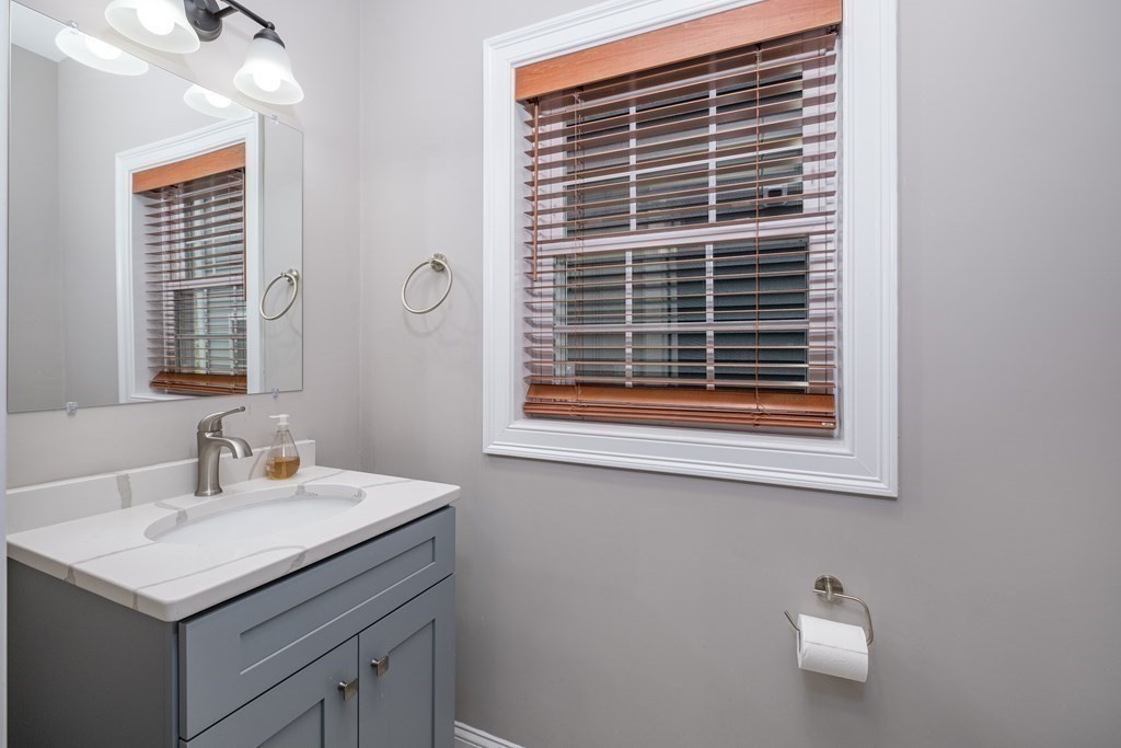 3 bed, 2.5 bath apartment for rent at 21 Bellevue Ave Unit 2, Revere — photo 10 of 40