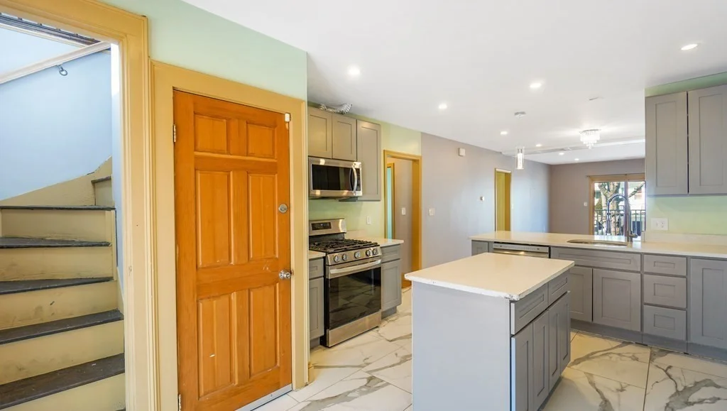 4 bed, 2 bath apartment for rent at 21 Belvoir Rd Unit 2, Blue Hills — photo 3 of 17