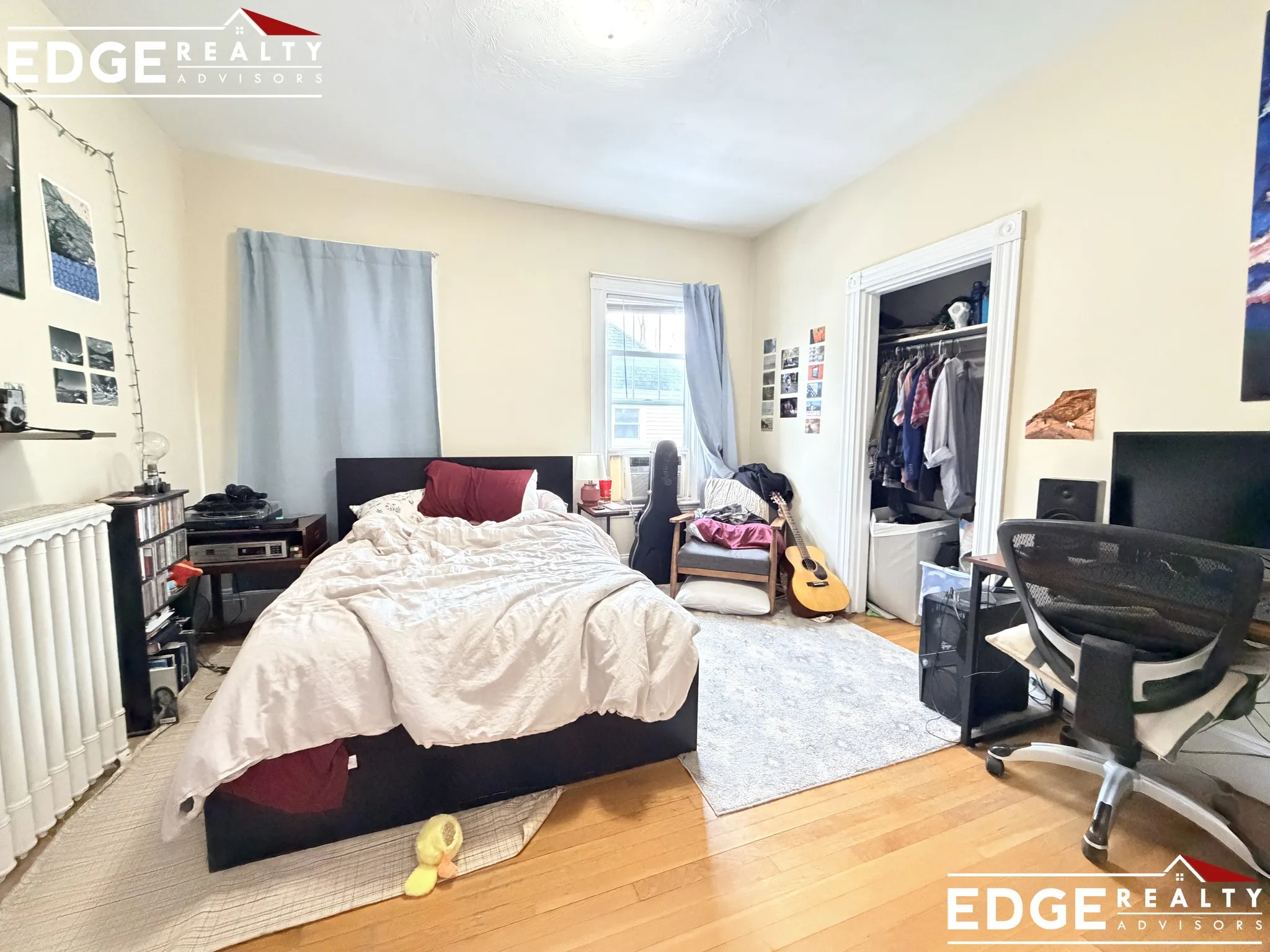 5 bed, 3 bath apartment for rent at 21 Bennett St Unit 1, Oak Square — photo 5 of 12