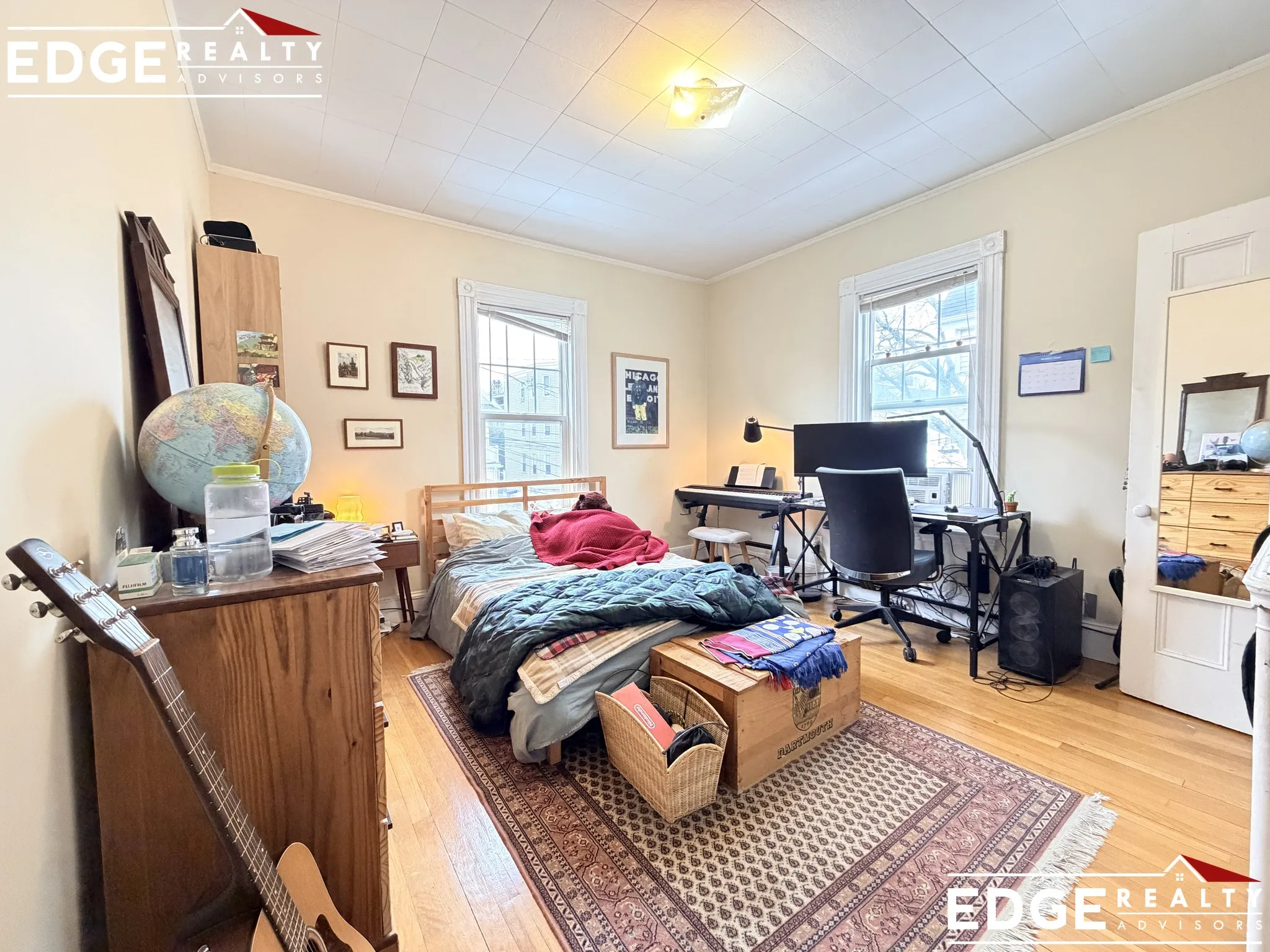5 bed, 3 bath apartment for rent at 21 Bennett St Unit 1, Oak Square — photo 6 of 12