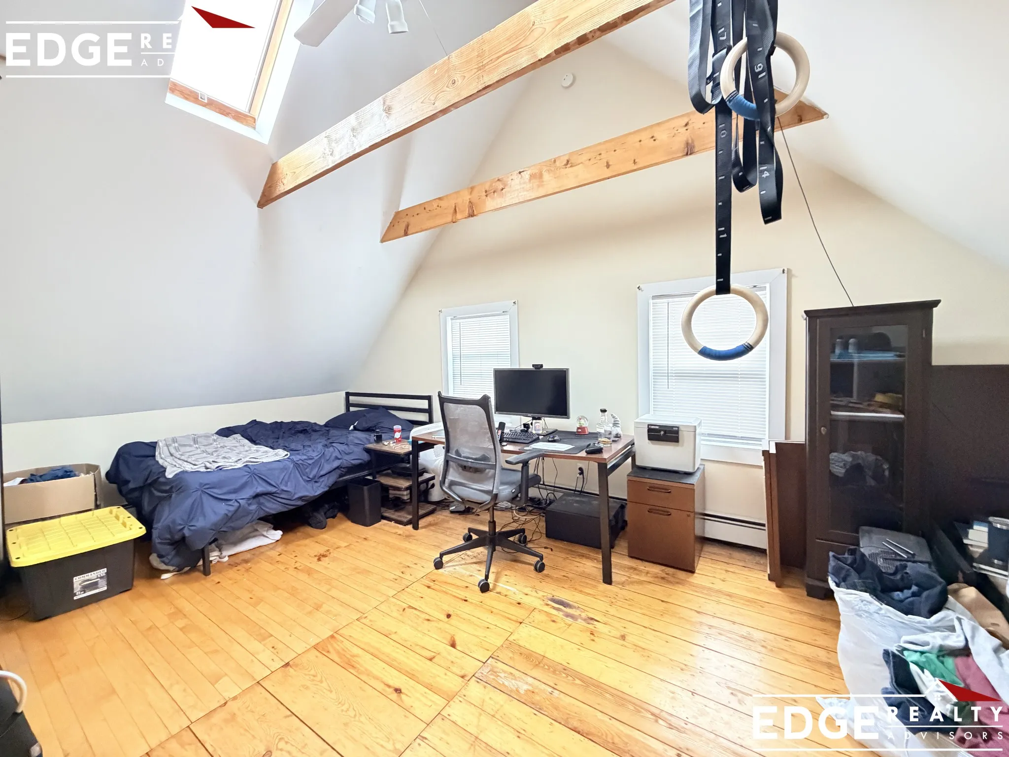 5 bed, 3 bath apartment for rent at 21 Bennett St Unit 1, Oak Square — photo 10 of 12