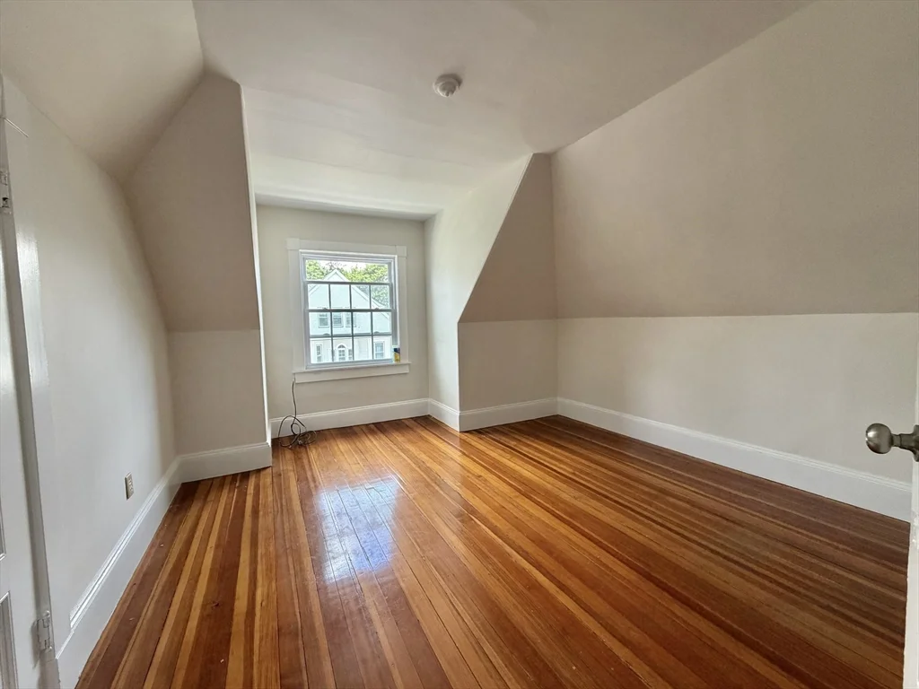 5 bed, 2 bath apartment for rent at 21 Bentley St Unit -, Brighton — photo 7 of 17