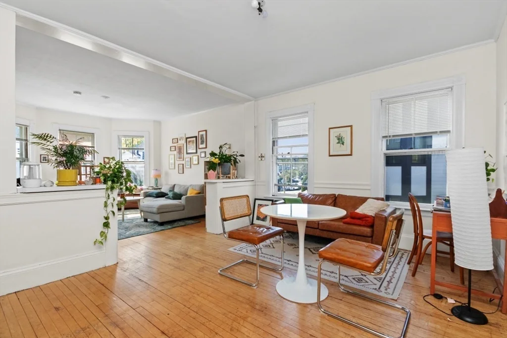 5 bed, 2 bath apartment for rent at 21 Bentley St Unit -, Brighton — photo 1 of 17
