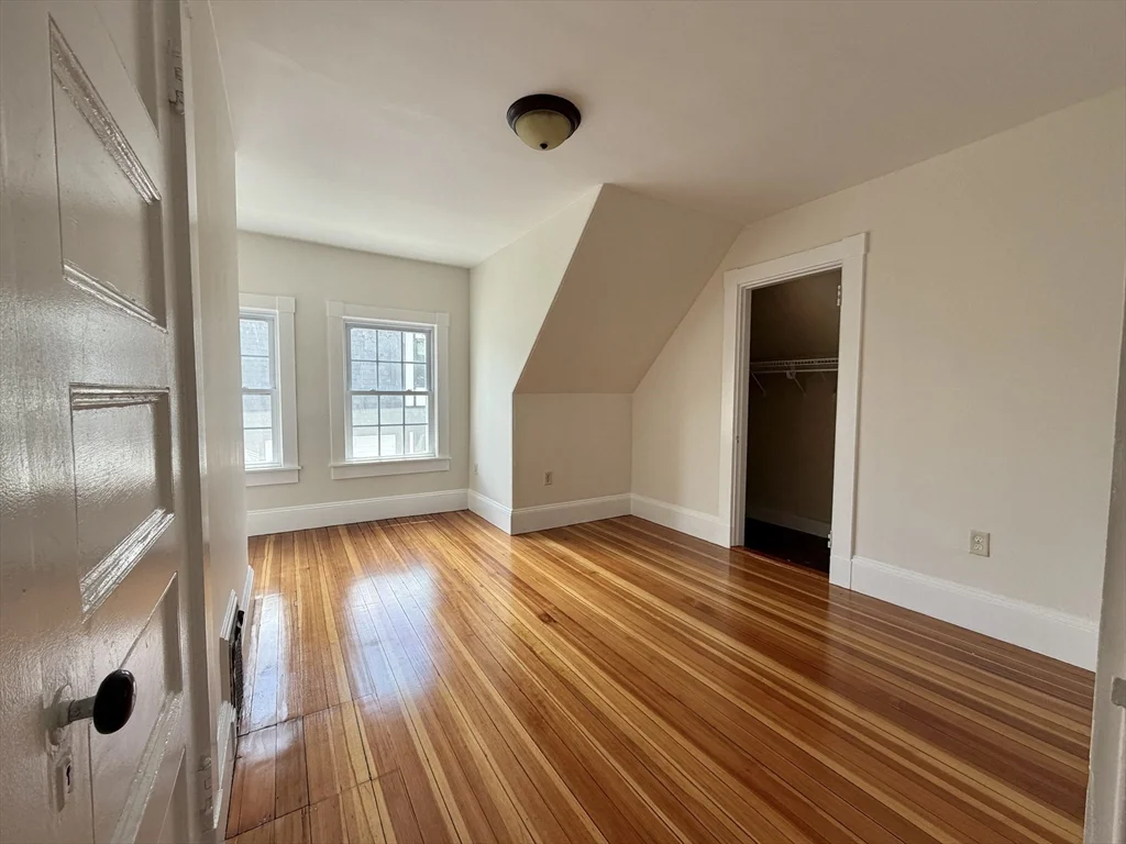 5 bed, 2 bath apartment for rent at 21 Bentley St Unit -, Brighton — photo 9 of 17