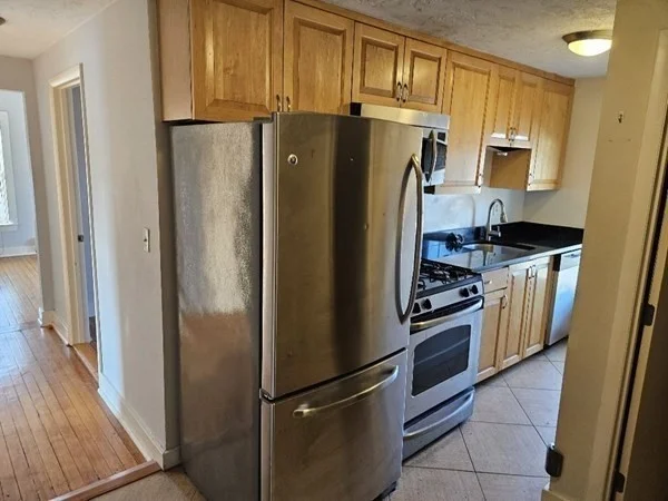 2 bed, 1 bath apartment for rent at 21 Bird St Unit 3, Foxboro