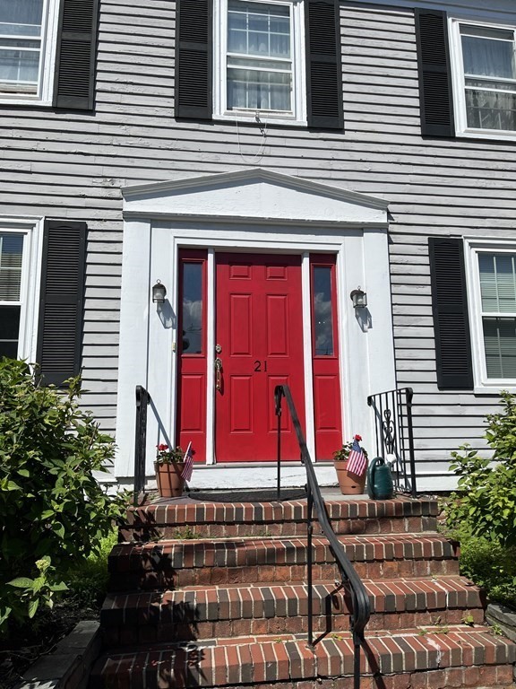 2 bed, 1 bath apartment for rent at 21 Blaney St Unit 1, Swampscott — photo 1 of 24
