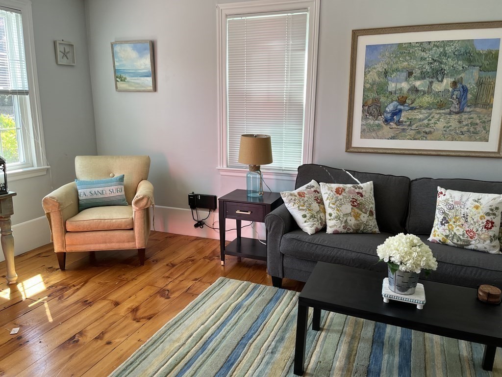 2 bed, 1 bath apartment for rent at 21 Blaney St Unit 1, Swampscott — photo 5 of 24