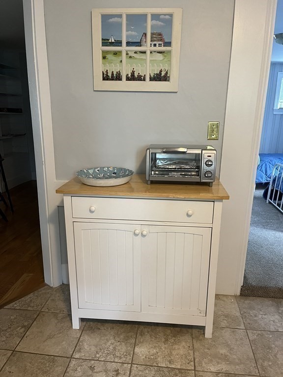 2 bed, 1 bath apartment for rent at 21 Blaney St Unit 1, Swampscott — photo 13 of 24