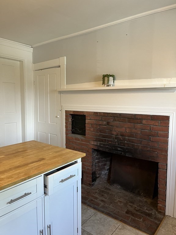 2 bed, 1 bath apartment for rent at 21 Blaney St Unit 1, Swampscott — photo 9 of 24