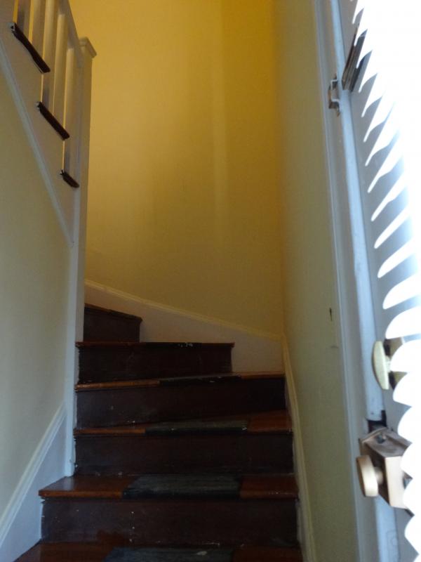 3 bed, 1 bath apartment for rent at 21 Bothwell Rd Unit 2, Oak Square — photo 3 of 5