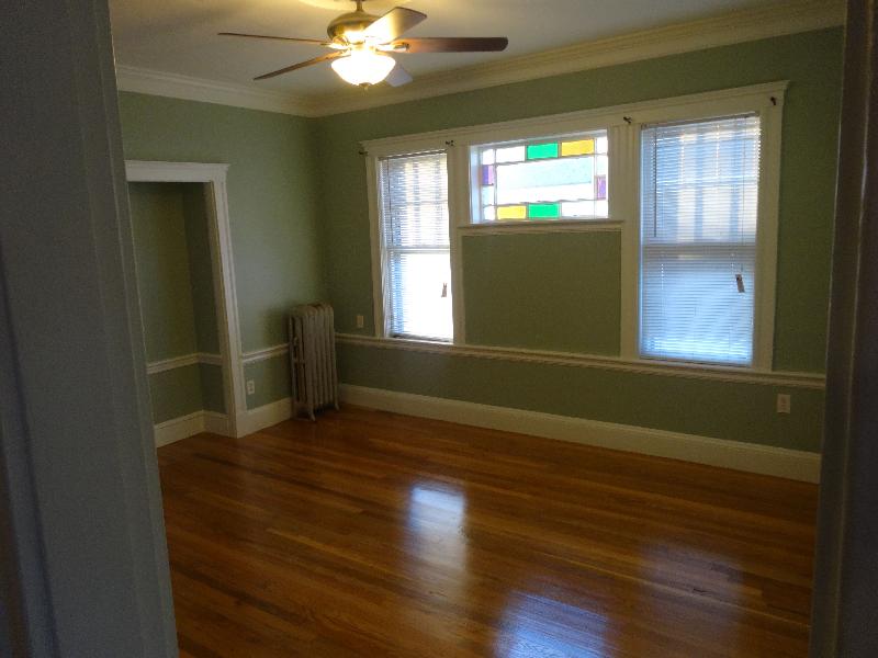 3 bed, 1 bath apartment for rent at 21 Bothwell Rd Unit 2, Oak Square — photo 2 of 5