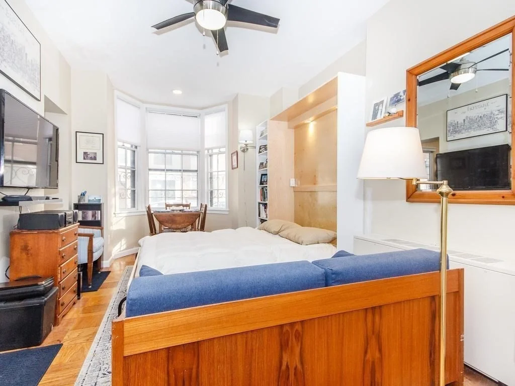 Studio bed, 1 bath apartment for rent at 21 Bowdoin St Unit 1B, Beacon Hill — photo 2 of 7
