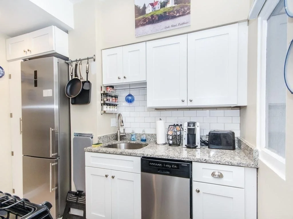 Studio bed, 1 bath apartment for rent at 21 Bowdoin St Unit 1B, Beacon Hill — photo 4 of 7