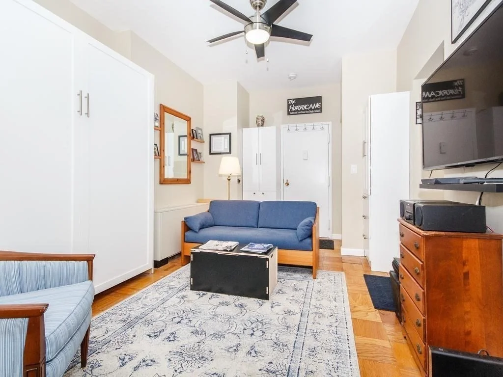 Studio bed, 1 bath apartment for rent at 21 Bowdoin St Unit 1B, Beacon Hill — photo 1 of 7