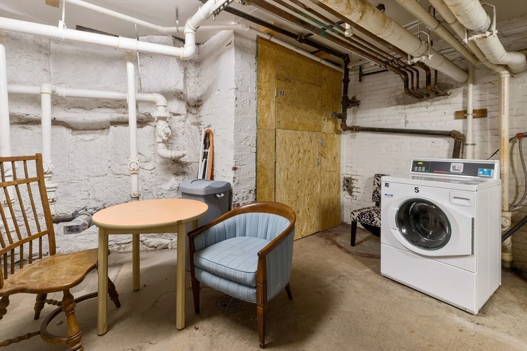 1 bed, 1 bath apartment for rent at 21 Bowdoin St Unit 2B, Beacon Hill — photo 9 of 10