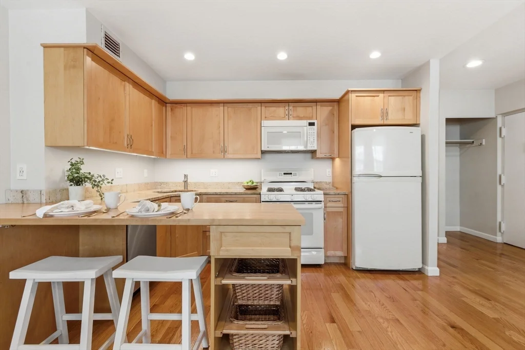 1 bed, 1 bath apartment for rent at 21 Bowdoin St Unit 5C, Beacon Hill — photo 6 of 14